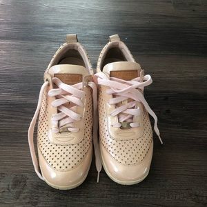 Auth Louis Vuitton ladies sneakers size 36 1/2